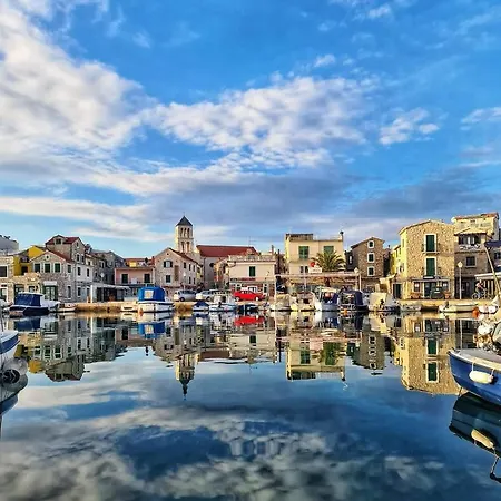 Vodice Mladen Apartman Za Familiju Exterior photo